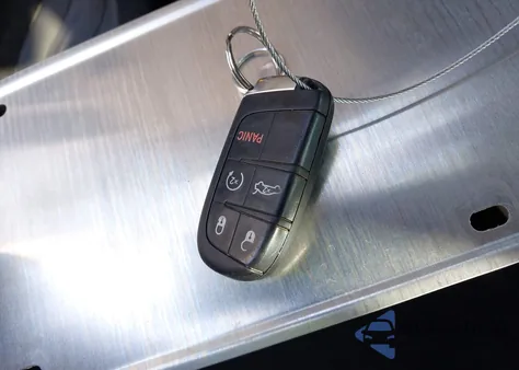 2015 Chrysler 200 C z USA, uszkodzony, nr VIN 1C3CCCCB0FN525031